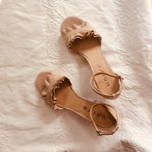 Ladies sandals